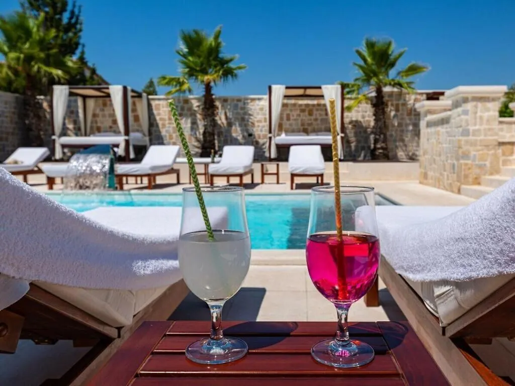 Villa In Pola A With Swimming Pool Polaca 0*,  Croácia